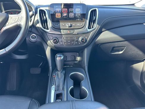 Used 2018 Chevrolet Equinox Premier image 16