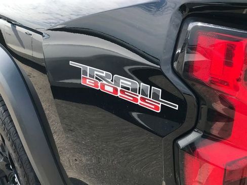 Used 2024 Chevrolet Colorado Trail Boss w/ Advanced Trailering Package AWD/4WD image 8
