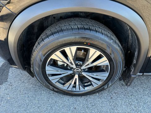 Used 2023 Nissan Rogue SV w/ SV Premium B Package image 45