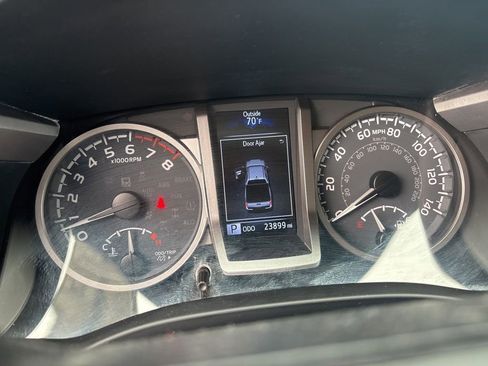 Used 2023 Toyota Tacoma SR5 AWD/4WD image 12