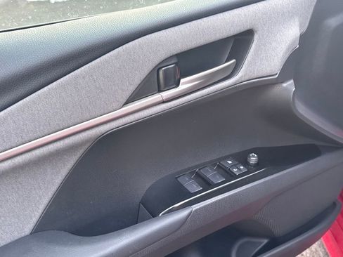 Used 2025 Toyota Camry LE image 10