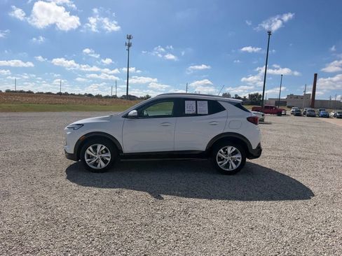 Used 2024 Buick Encore GX Sport Touring FWD image 6