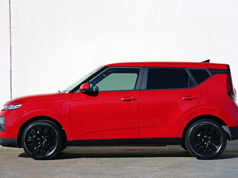 Used 2021 Kia Soul LX FWD image 8