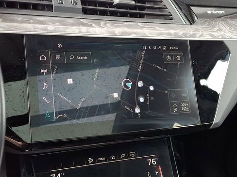 Used 2021 Audi e-tron Premium image 19