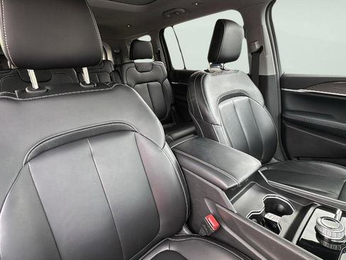 Used 2024 Jeep Grand Cherokee L Limited image 19