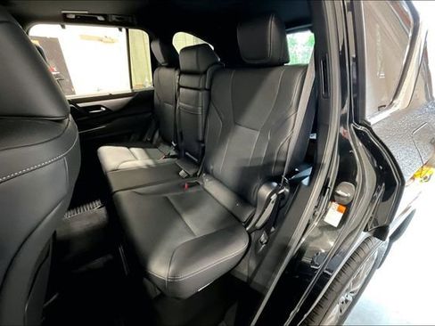 Used 2025 Lexus LX 600 F Sport w/ Accessory Package (Z1) AWD/4WD image 22