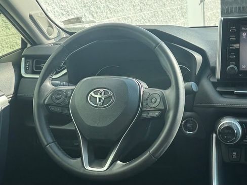 Used 2019 Toyota RAV4 Limited FWD image 15