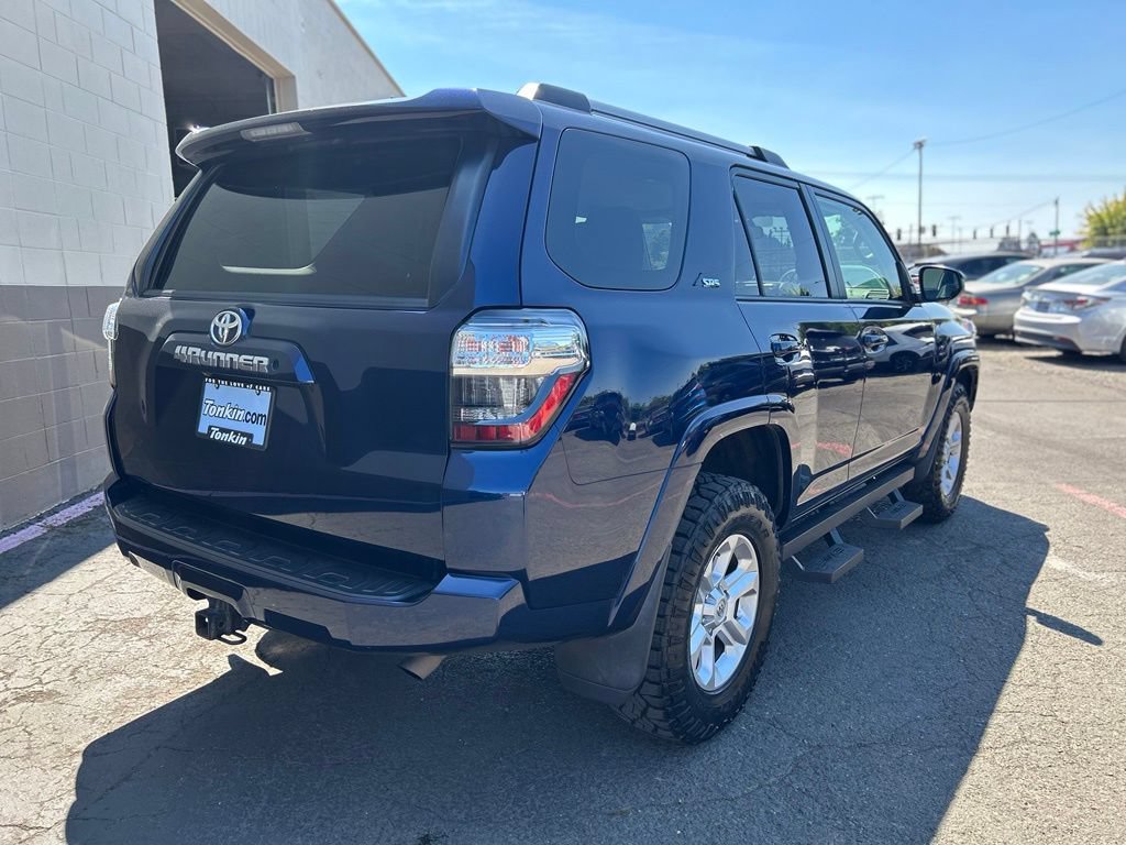 Used 2019 Toyota 4Runner SR5 AWD/4WD image 5