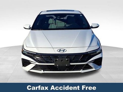 Used 2024 Hyundai Elantra Limited image 3