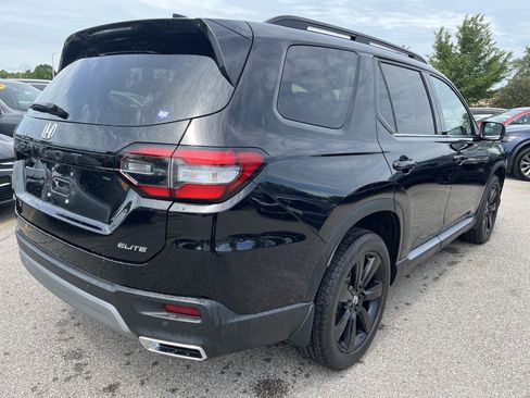 Used 2024 Honda Pilot Elite image 5