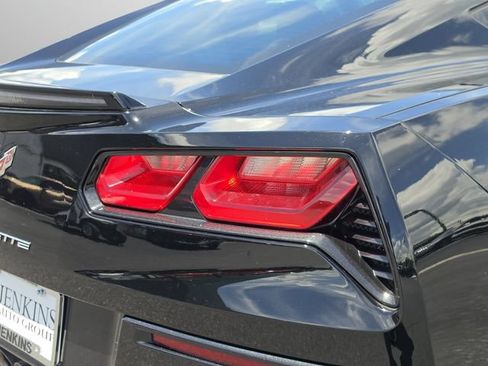 Used 2019 Chevrolet Corvette Stingray Coupe w/ 1LT RWD image 19