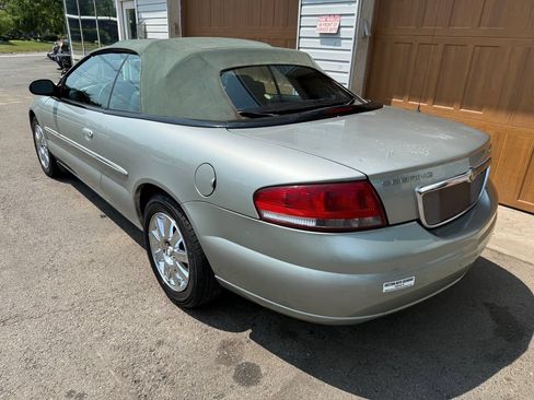 Used 2004 Chrysler Sebring Limited w/ Cold Weather Group FWD image 5