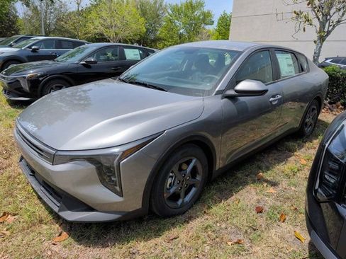 New 2026 Kia K4 FWD image 4