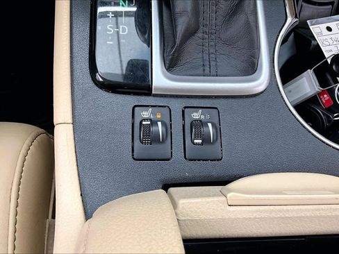 Used 2019 Toyota Highlander XLE image 34