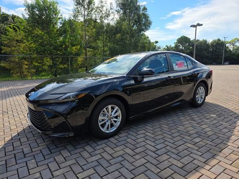 Used 2026 Toyota Camry LE w/ Convenience Package FWD image 3