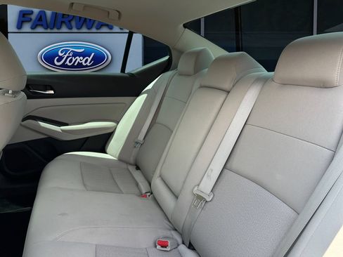 Used 2019 Nissan Altima 2.5 SV FWD image 12