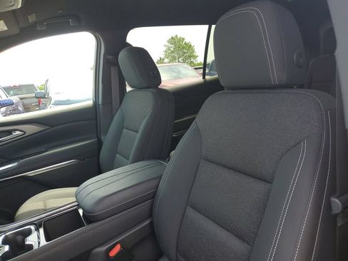 Used 2025 Chevrolet Traverse LT w/ Driver Confidence Package AWD/4WD image 6