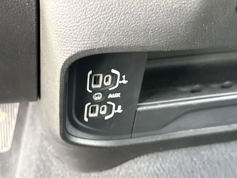 Used 2024 RAM 2500 Big Horn image 24