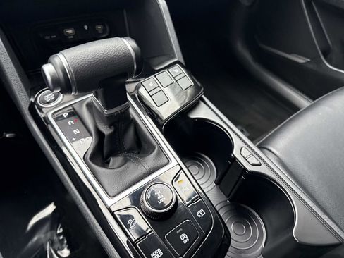 Used 2024 Kia Sportage EX image 25