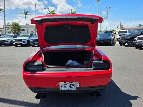 Used 2022 Dodge Challenger R/T RWD image 9