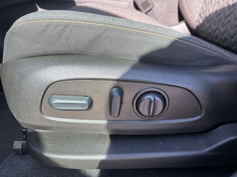 Used 2022 Chevrolet Equinox LT FWD image 15