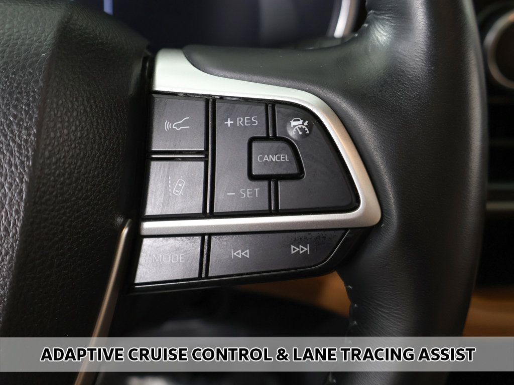 Used 2023 Toyota Highlander Platinum AWD/4WD image 4