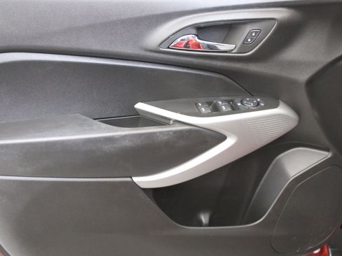 Used 2024 Chevrolet Trax LS FWD image 21