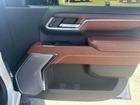 Used 2024 GMC Sierra 2500 Denali Ultimate AWD/4WD image 30