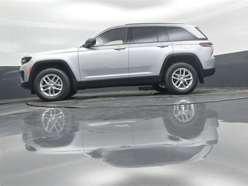 New 2025 Jeep Grand Cherokee Laredo X w/ Luxury Tech Group I image 41