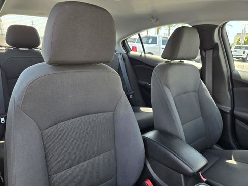 Used 2019 Chevrolet Cruze LT w/ Convenience Package FWD image 33