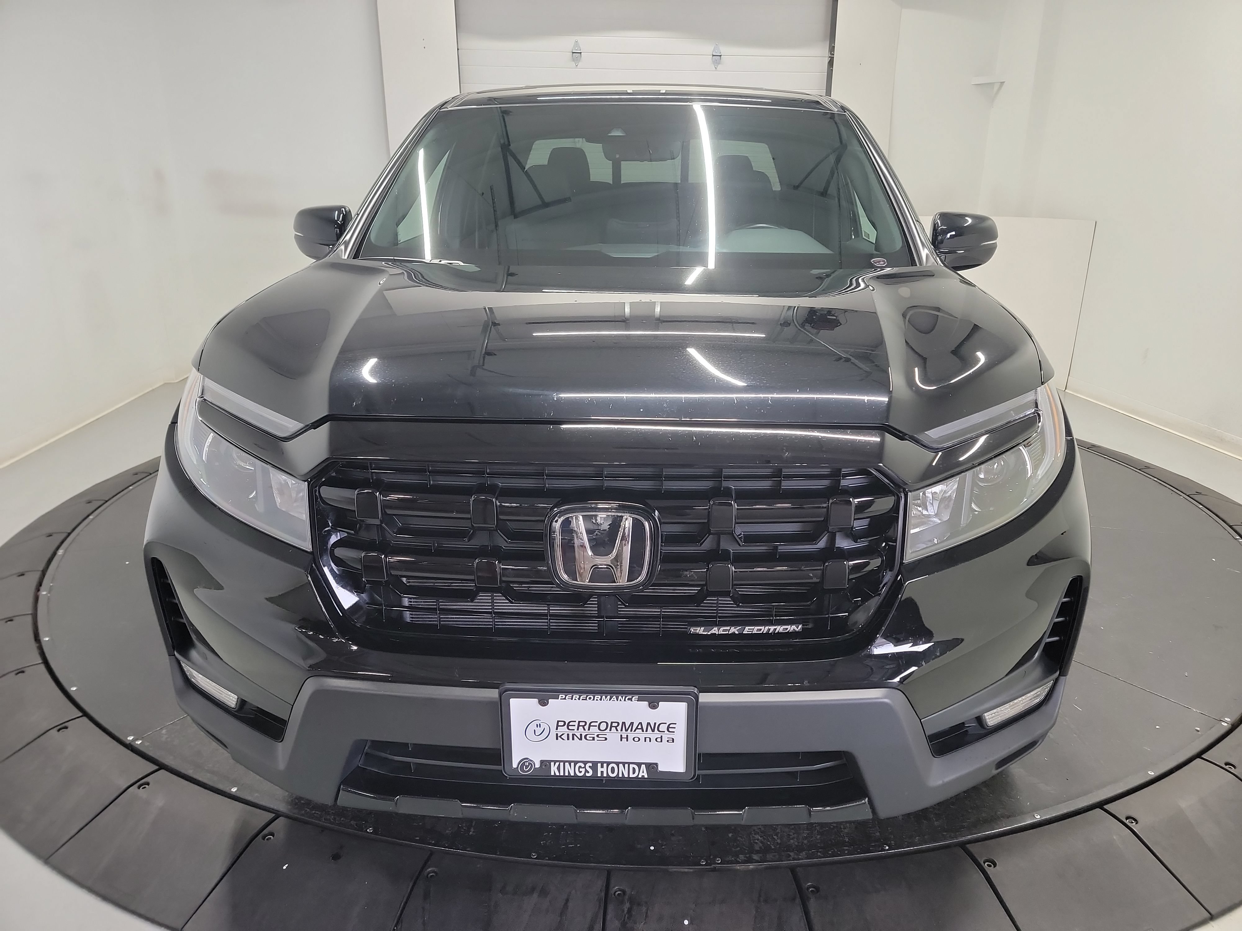 Used 2024 Honda Ridgeline Black Edition image 2