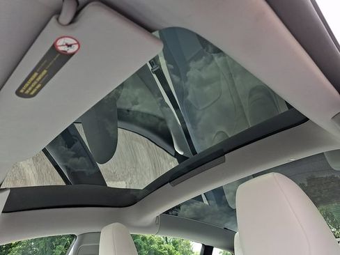 Used 2025 Tesla Model 3 Long Range RWD image 16