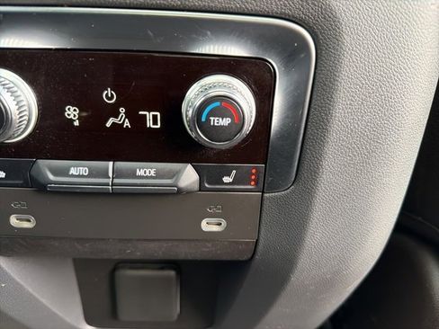 Used 2021 GMC Yukon Denali w/ Denali Premium Package image 36