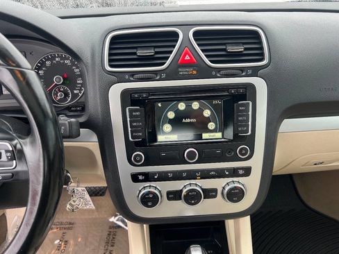 Used 2014 Volkswagen Eos Komfort image 29