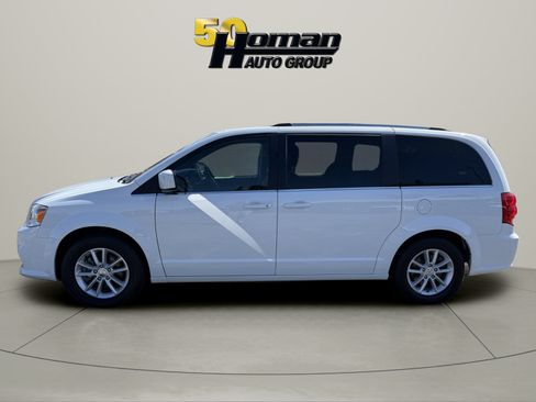 Used 2020 Dodge Grand Caravan SXT FWD image 2