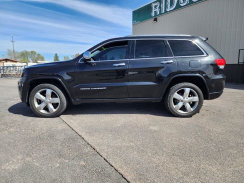 Used 2015 Jeep Grand Cherokee Overland w/ Advanced Technology Group image 2