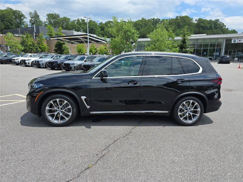 New 2026 BMW X5 xDrive50e w/ Climate Comfort Package AWD/4WD image 6