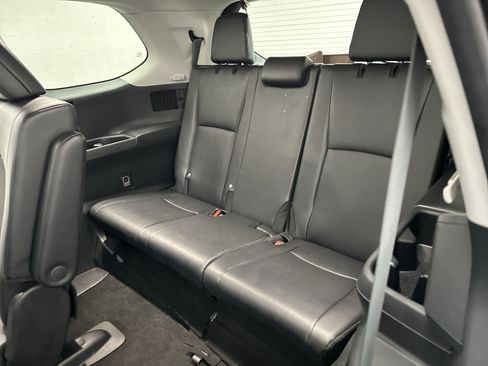 Used 2025 Toyota Grand Highlander AWD image 23