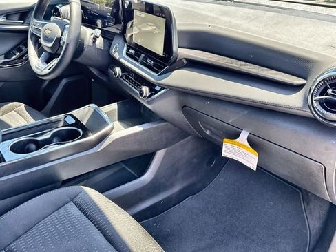 New 2025 Chevrolet Equinox LT image 52