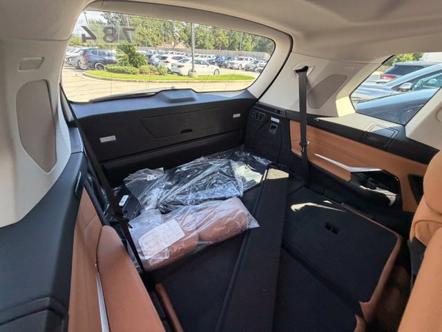 Used 2026 BMW X7 xDrive40i w/ Premium Package AWD/4WD image 26