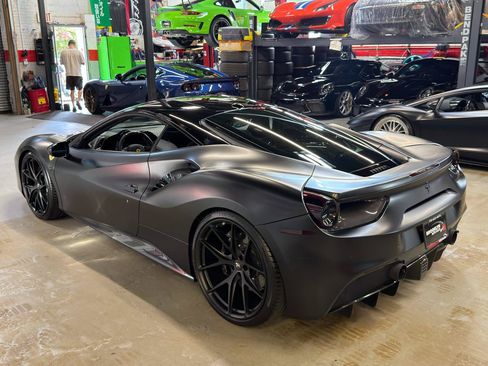 Used 2017 Ferrari 488 GTB RWD image 11