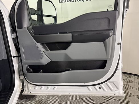 Used 2025 Ford F250 XLT w/ FX4 Off-Road Package image 25