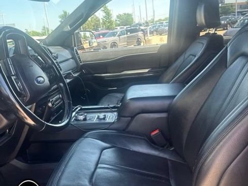 Used 2018 Ford Expedition Limited w/ Equipment Group 302A AWD/4WD image 10