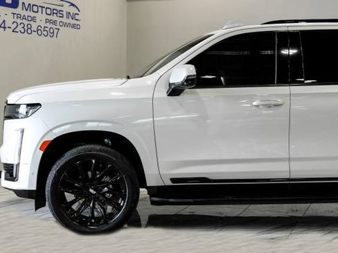 Used 2021 Cadillac Escalade ESV Sport w/ Heavy-Duty Trailer Package AWD/4WD image 17