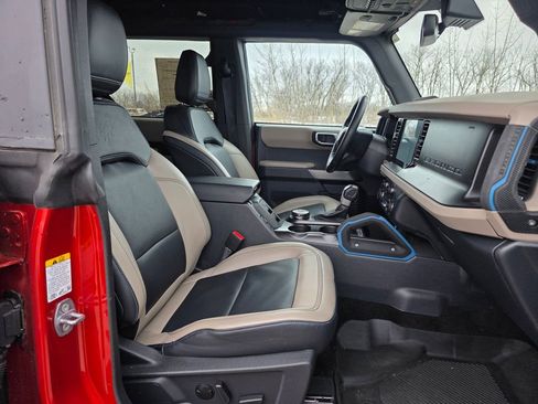 Used 2023 Ford Bronco Wildtrak AWD/4WD image 38