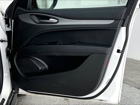 Used 2025 Alfa Romeo Stelvio Sprint w/ Veloce Package image 26