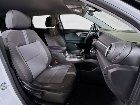 Used 2025 Chevrolet Blazer LT image 25