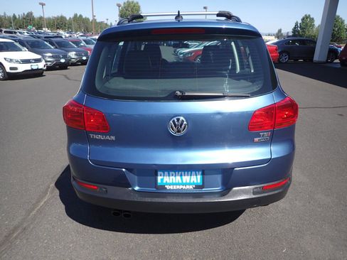 Used 2017 Volkswagen Tiguan S AWD/4WD image 4