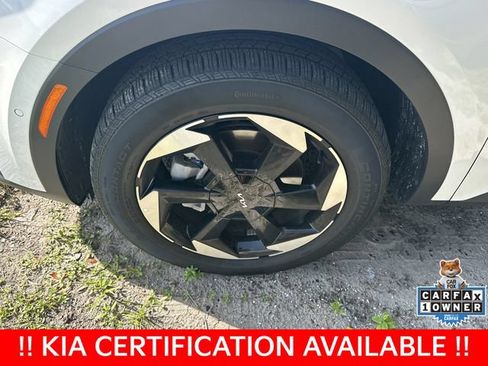 Certified 2025 Kia Sorento SX Prestige AWD/4WD image 4