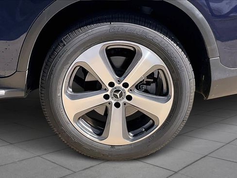 Used 2023 Mercedes-Benz GLC 300 4MATIC Coupe image 11